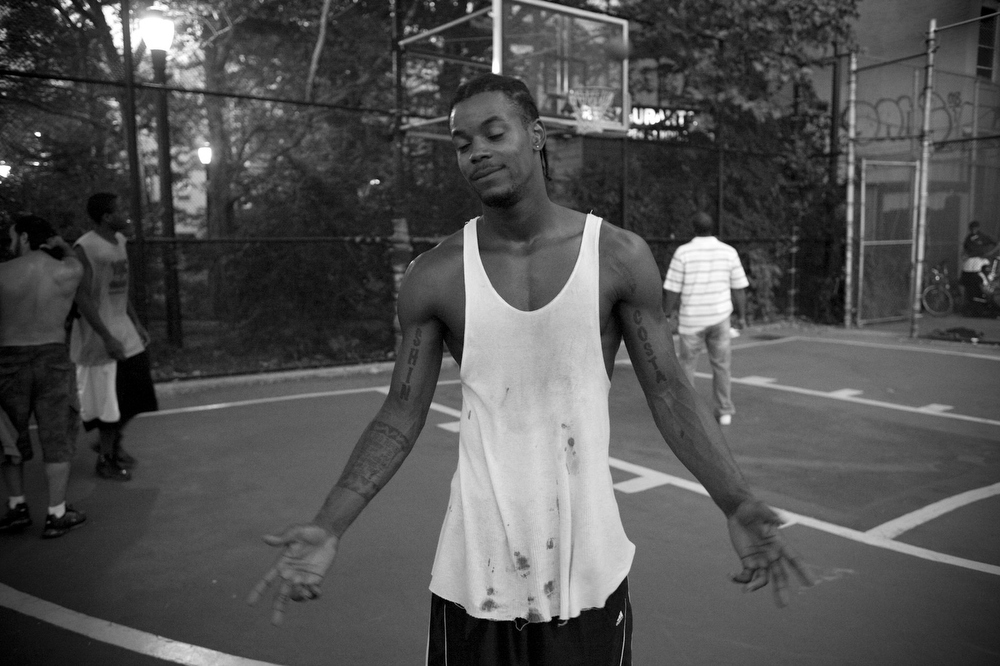 NYC, QUE.: AUGUST 24, 2009 -- Basketball game. West 4th Street Courts. (Vincenzo D'Alto)